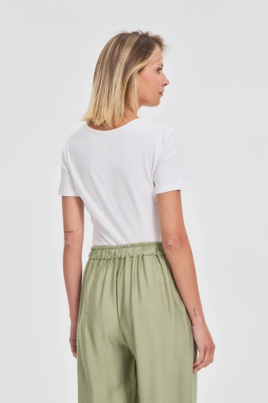 Bluzka z dekoltem karo biała