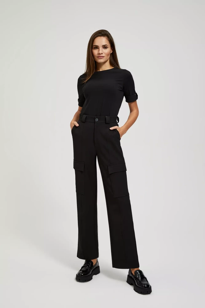 Gładki t-shirt z podwijanymi rękawami czarny