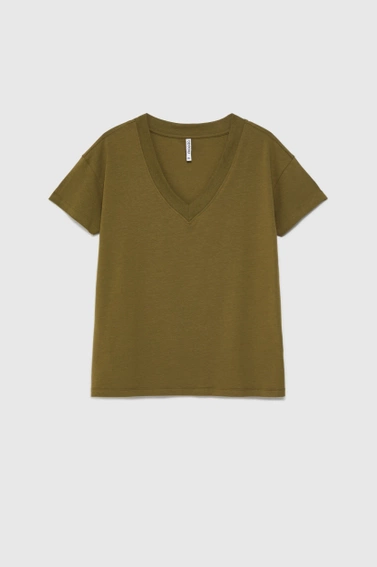 T-shirt z dekoltem w serek oliwkowy