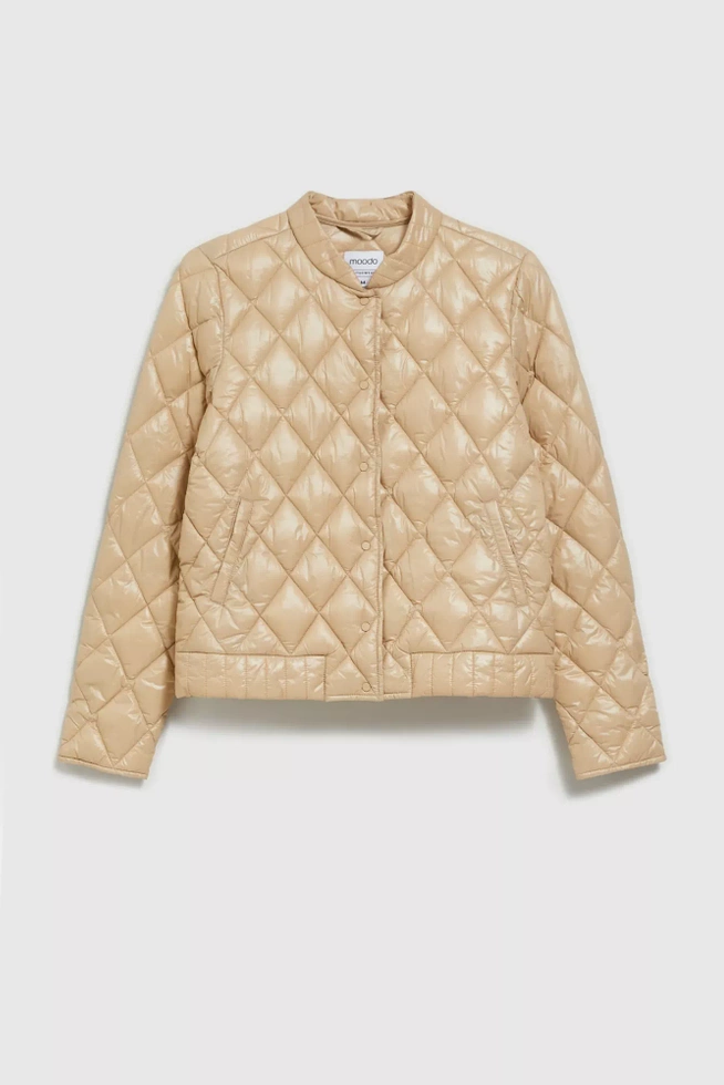 Krótka pikowna kurtka zapinana na napy beżowa