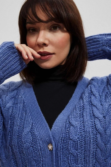 Sweter damski w warkoczowy splot