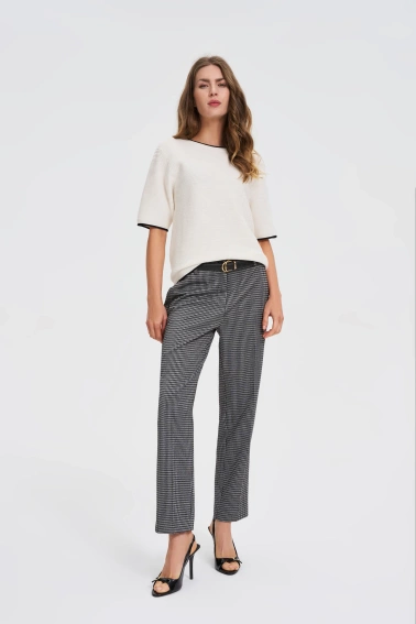 Sweter z krótkimi rękawami biały