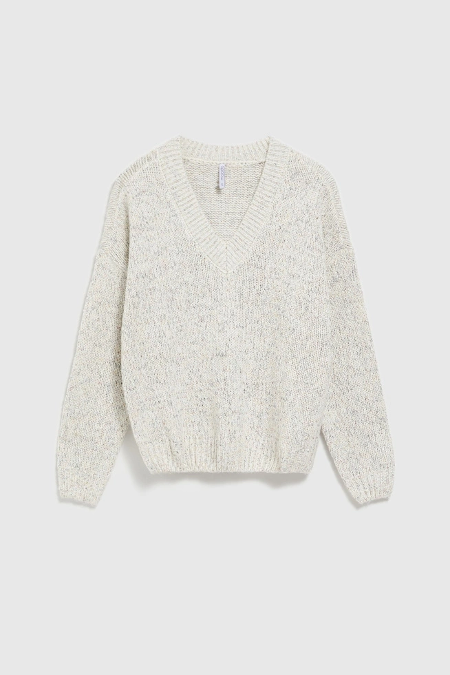 Sweter z dekoltem w serek i długimi rękawami perłowy