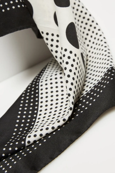 Apaszka w groszki czarna