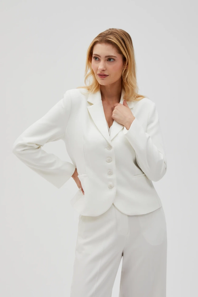 Krótka marynarka zapinana na guziki biała