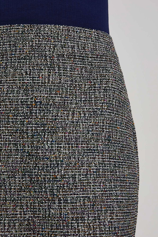 Dopasowana spódniczka czarna