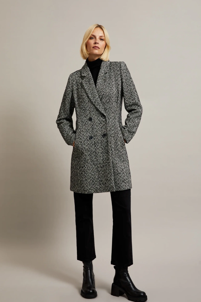 Płaszcz w delikatną jodełkę czarny