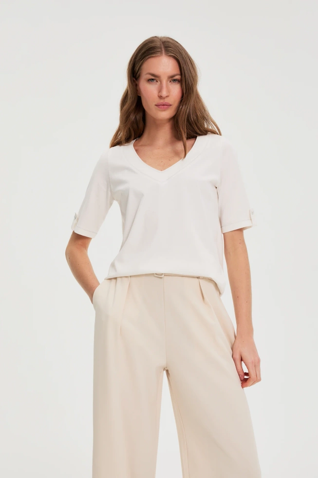 Bluzka z dekoltem w serek biała