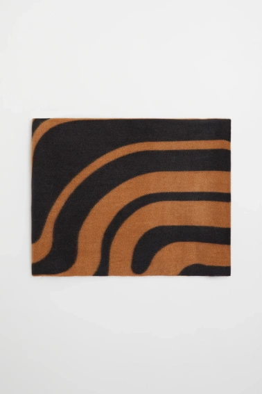 Szal w geometryczny wzór brązowy