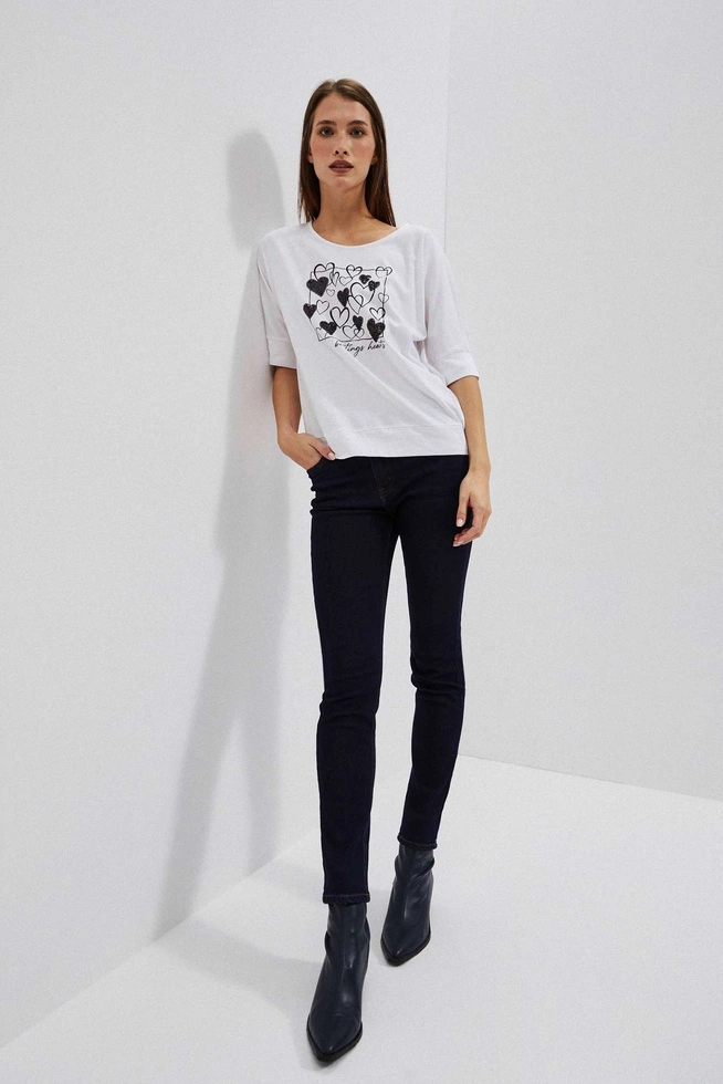 T-shirt z nadrukowanymi sercami biały