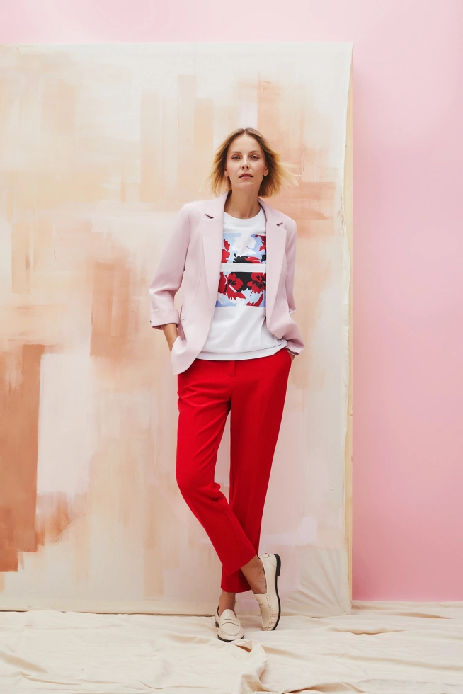 Spodnie w kant z prostymi nogawkami czerwone