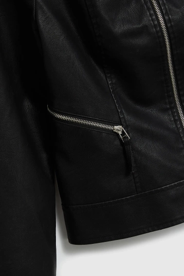 Kurtka z imitacji skóry czarna