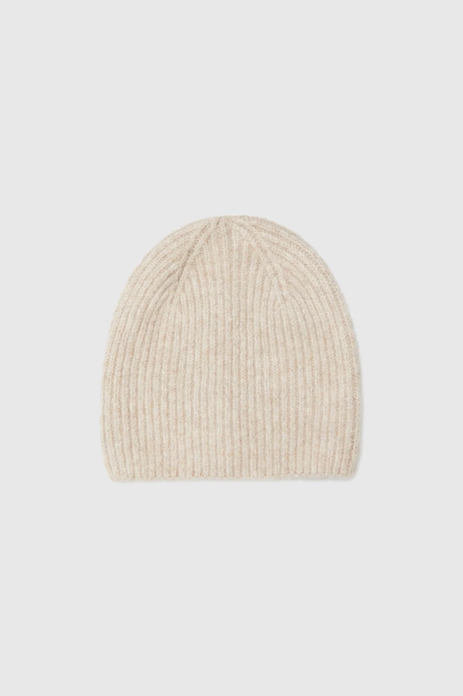 Czapka beżowa