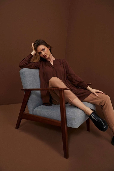 Koszula z falbaną kasztanowa