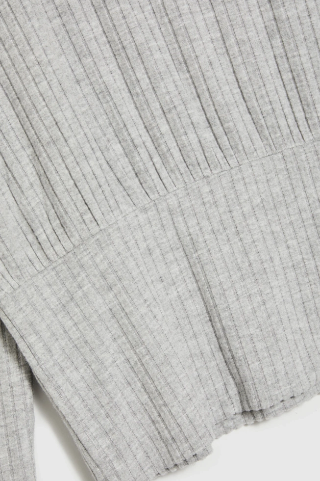 Prążkowana bluzka z długimi rękawami szara