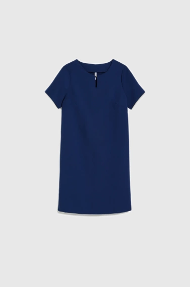 Prosta sukienka o długości przed kolano granatowa