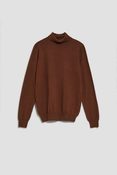 Golf z dzianiny kasztanowy