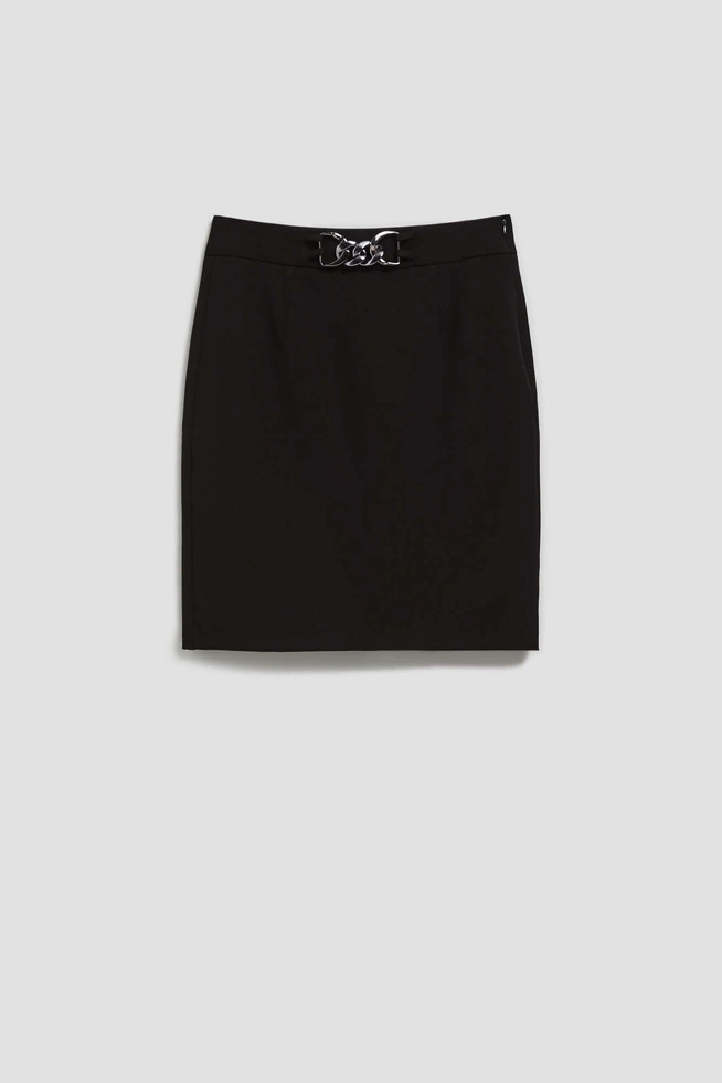 Spódnica z ozdobnym paskiem