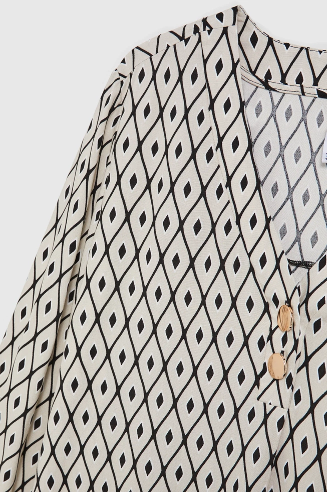 Koszula ze wzorem i ozdobnymi guzikami
