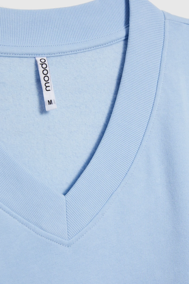 Bluza z dekoltem w serek błękitna
