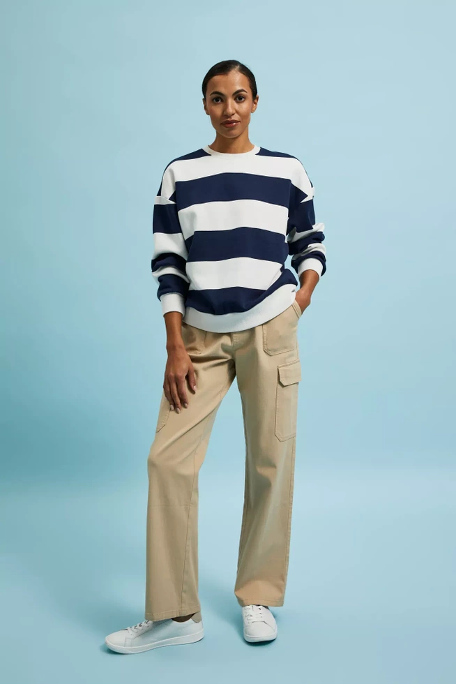 Bluza wkładana przez głowę w szerokie pasy granatowa