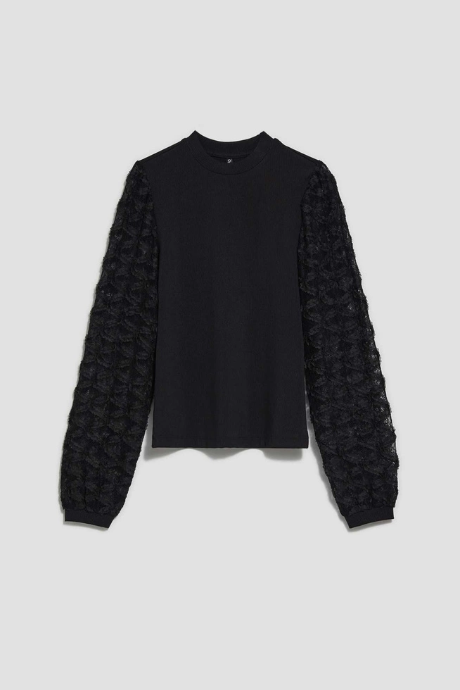 Elegancka bluzka z ażurowymi rękawami