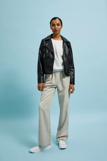 Kurtka ramoneska zapinana na zamek