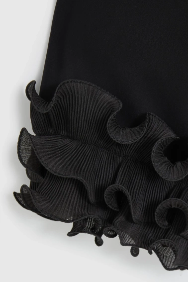 Koszula z falbanami na rękawach czarna 