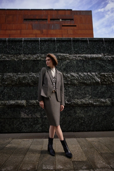 Jednorzędowa marynarka ciemnobeżowa