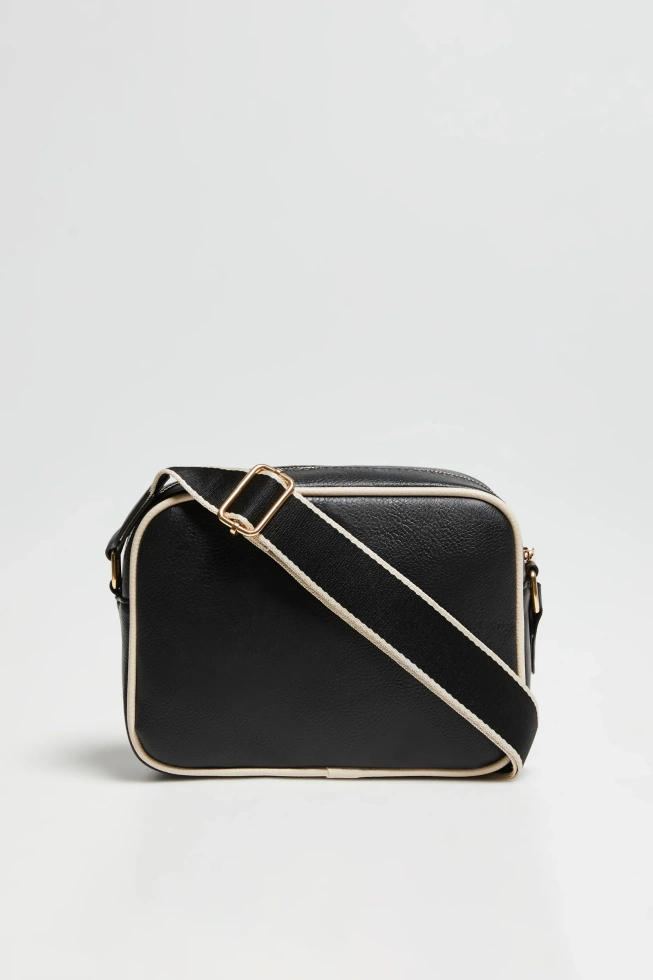 Torebka z regulowanym paskiem czarna