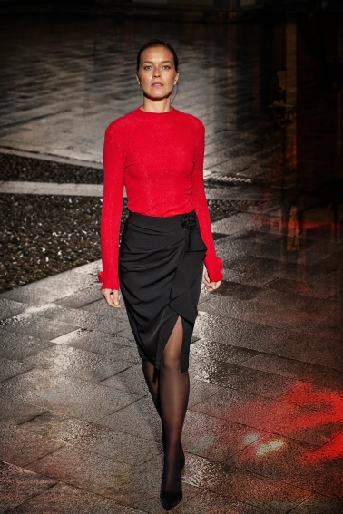 Spódnica z falbaną czarna 