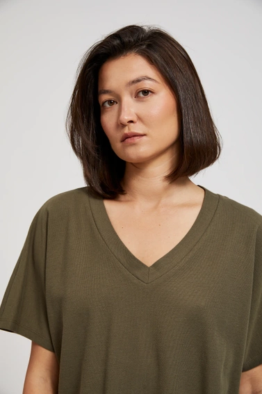 Bluzka z dekoltem w serek oliwkowa