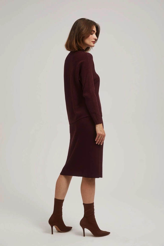 Dopasowana dzianinowa spódniczka kasztanowa