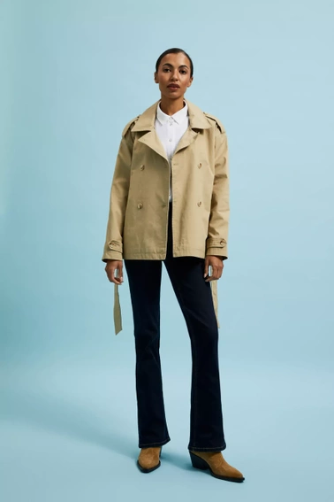 Krótki trench beżowy