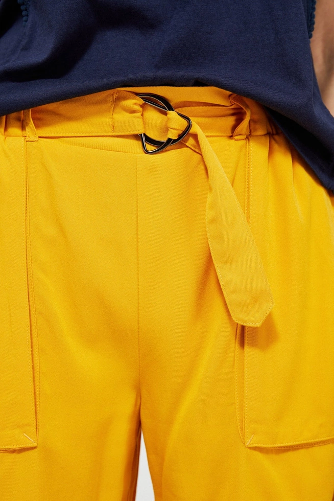 Spodenki z marszczeniem w pasie