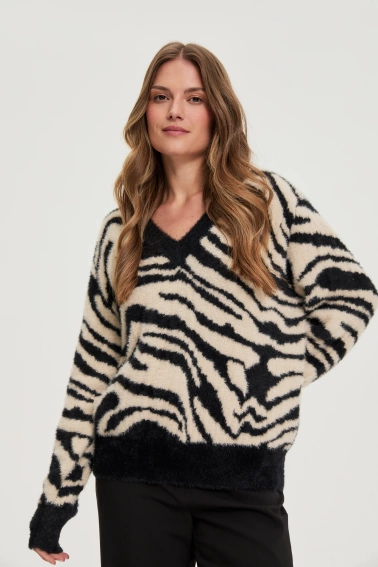 Wzorzysty sweter czarny