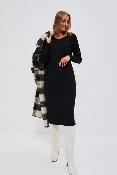 Prążkowana sukienka z paskiem czarna