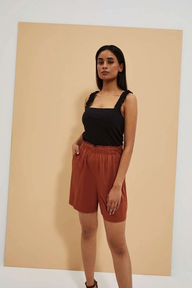 Gładkie szorty z gumą w talii 