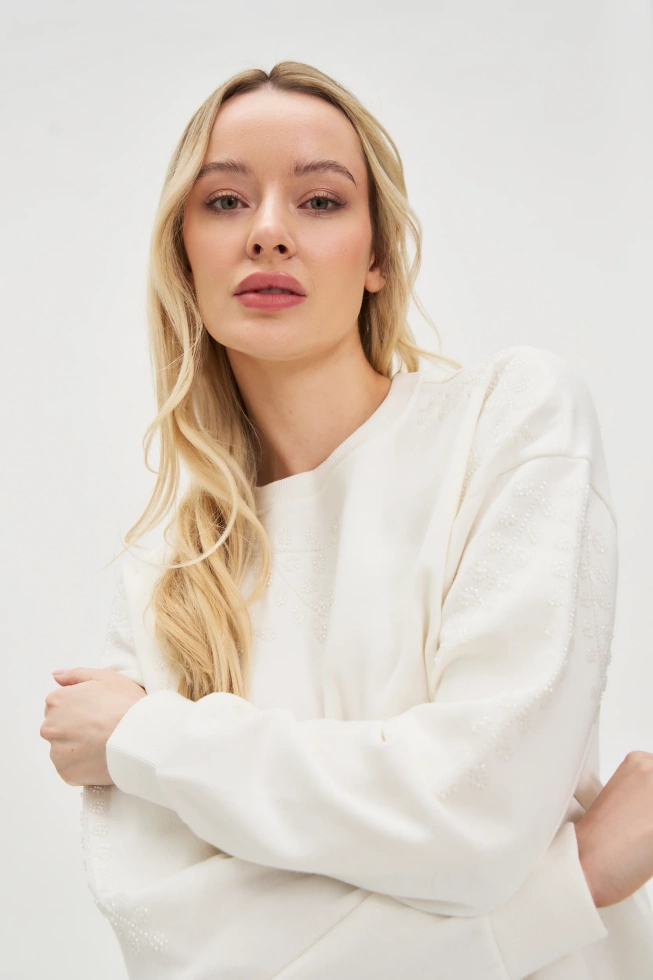 Bluza z koralikami biała