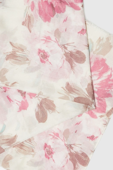 Szal z delikatnym wzorem kwiatów różowy