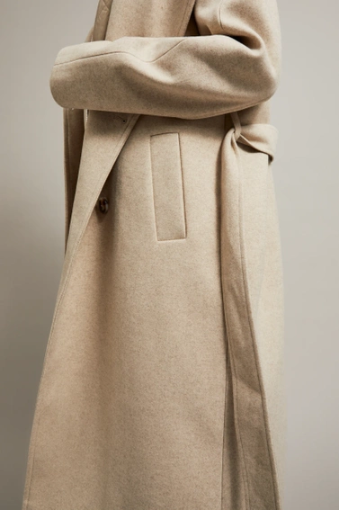 Płaszcz z kapturem beżowy