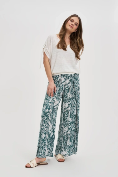 Bluzka biała z dekoltem w serek