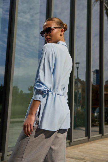 Koszula z wiązaniem błękitna