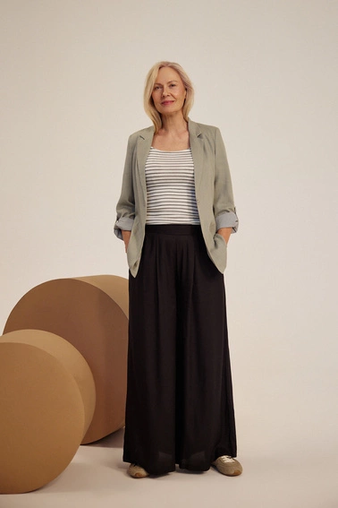 Wiskozowe spodnie z szerokimi nogawkami czarne