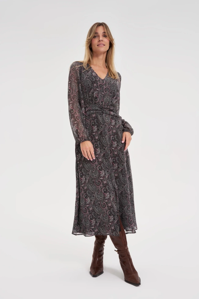 Wzorzysta sukienka czarna