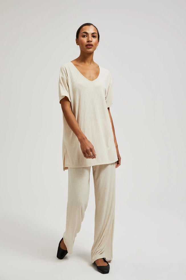 Prążkowany zestaw beżowy