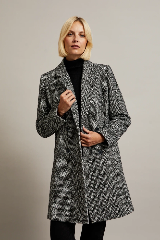 Płaszcz w delikatną jodełkę czarny