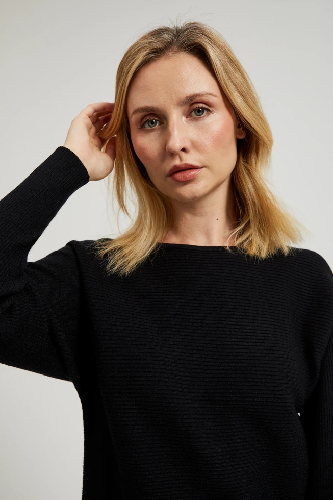 Sweter o fasonie nietoperz czarny