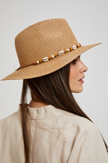 Kapelusz z muszelkami beżowy
