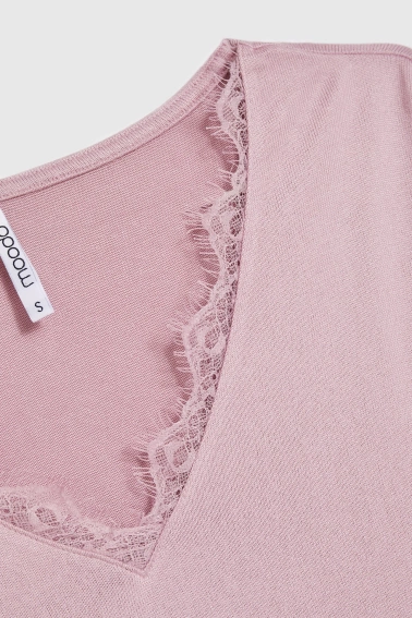 Sweter z koronkowym dekoltem różowa 